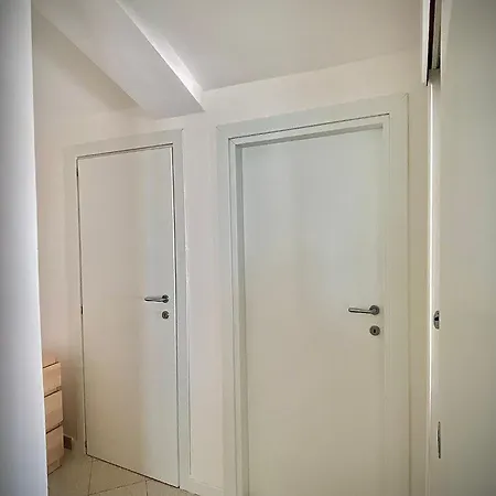 Apartment San Lorenzo M *