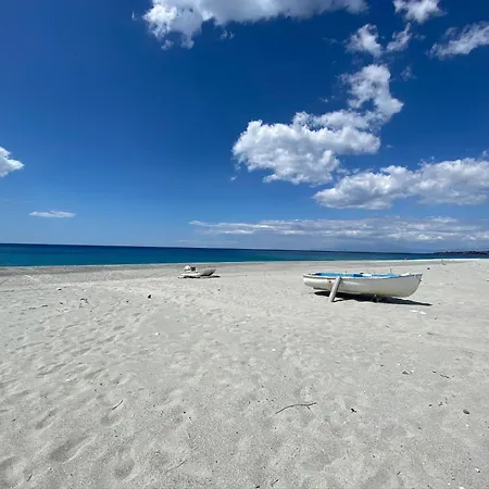 Seafront Apartment, San Lorenzo Beach,reggio Calabria *