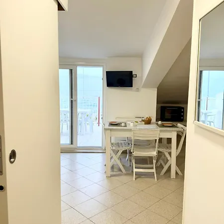 Apartment San Lorenzo Beachfront Con Veranda Fronte 4 Posti *