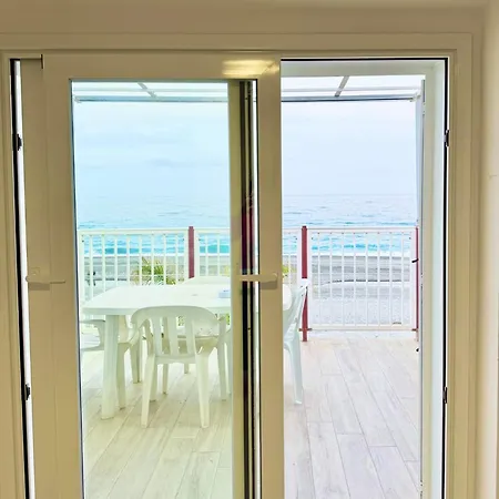 Apartment San Lorenzo Beachfront Con Veranda Fronte 4 Posti