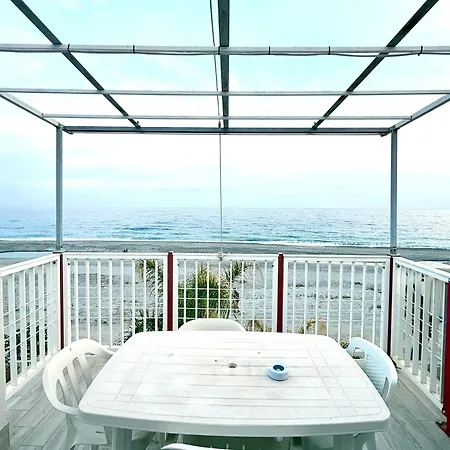 San Lorenzo Beachfront Con Veranda Fronte 4 Posti Apartment Marina di San Lorenzo