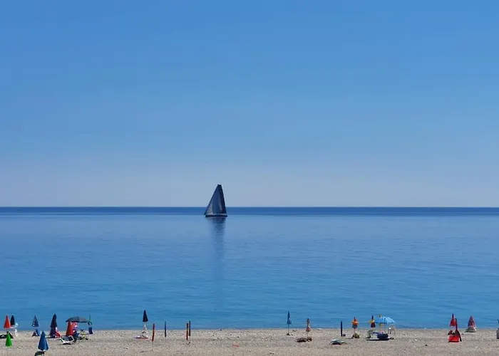 San Lorenzo M * Marina di San Lorenzo